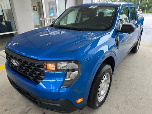 New 2025 Ford Maverick XL image 3