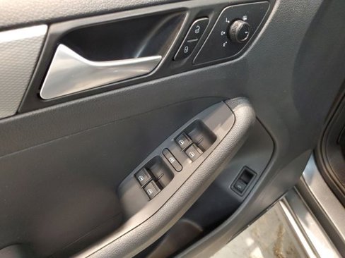 Used 2018 Volkswagen Jetta S image 12