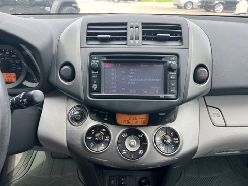 Used 2012 Toyota RAV4 Limited image 18