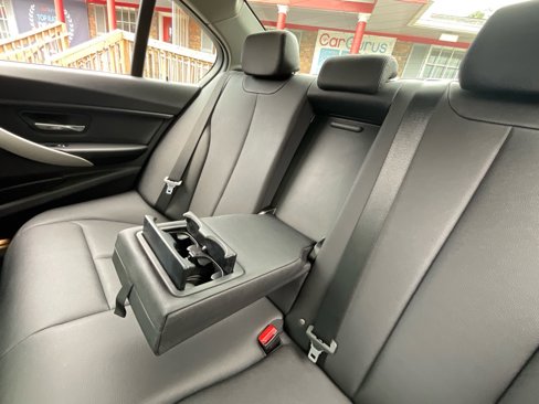 Used 2016 BMW 320i Sedan image 32