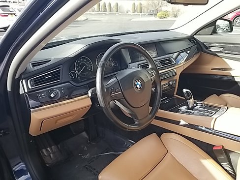 Used 2011 BMW 750i xDrive image 16