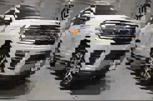 Used 2022 Ford Expedition Max Limited image 3