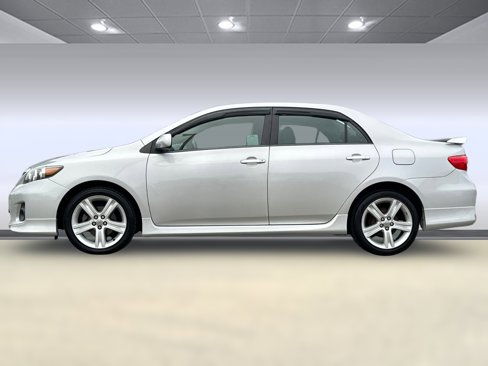 Used 2013 Toyota Corolla S w/ Premium Pkg image 2