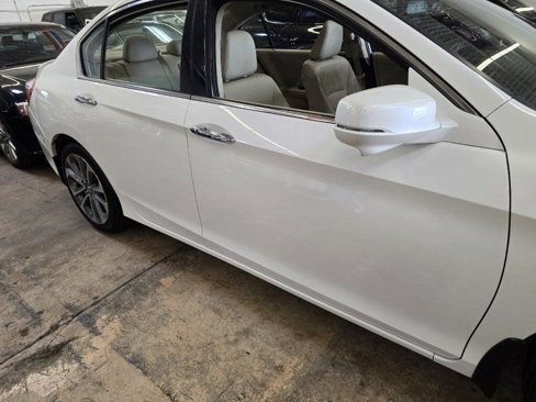 Used 2014 Honda Accord Touring image 28