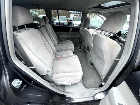 Used 2010 Toyota Highlander 4WD image 17
