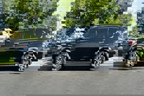 Used 2018 Nissan Armada SL w/ Moonroof Package image 5