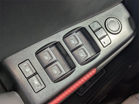 Used 2017 GMC Yukon SLT image 24