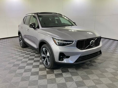 New 2026 Volvo XC40 B5 Plus w/ Protection Package Premier image 8