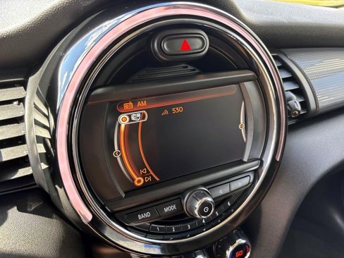Used 2018 MINI Cooper 4-Door Hardtop image 19