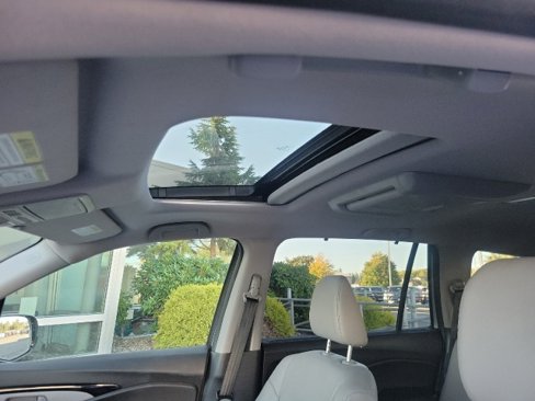 Used 2016 Honda Pilot Touring image 5