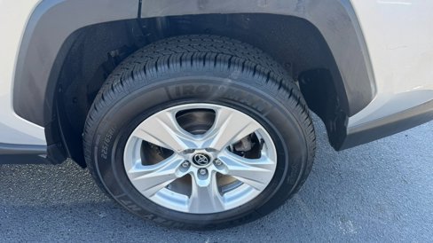 Used 2021 Toyota RAV4 XLE image 15
