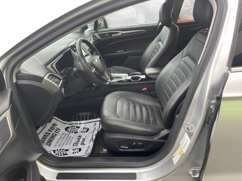 Used 2014 Ford Fusion SE w/ Equipment Group 202A image 9