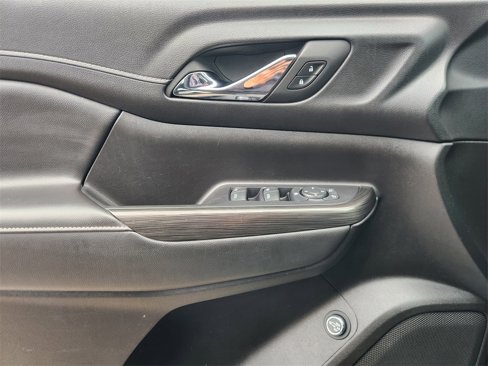 Used 2023 GMC Acadia SLT image 20