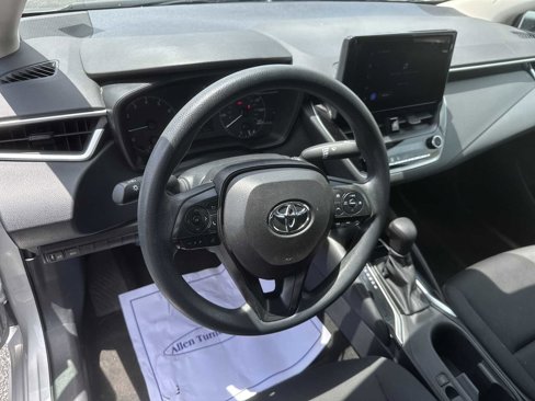 Used 2024 Toyota Corolla LE image 12