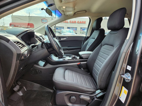 Used 2017 Ford Edge SE image 12