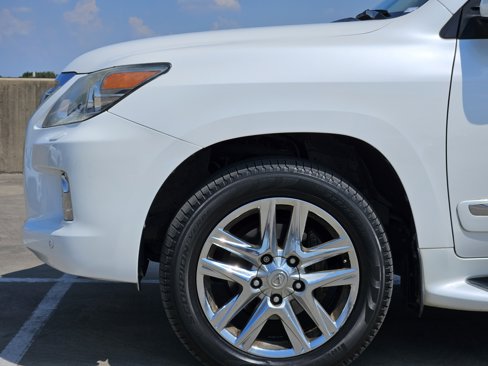 Used 2014 Lexus LX 570 4WD image 13