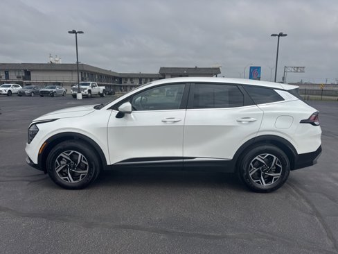 Used 2024 Kia Sportage LX image 7