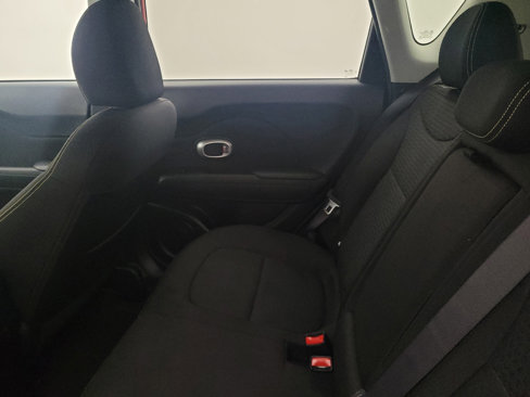 Used 2015 Kia Soul + image 18