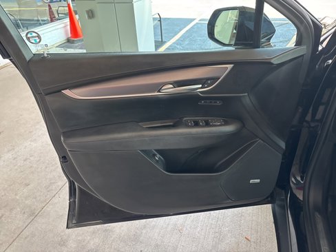 Used 2017 Cadillac XT5 Luxury image 6