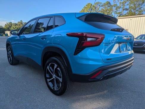 Certified 2025 Chevrolet Trax RS image 7
