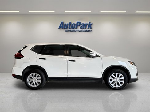 Used 2017 Nissan Rogue S image 8