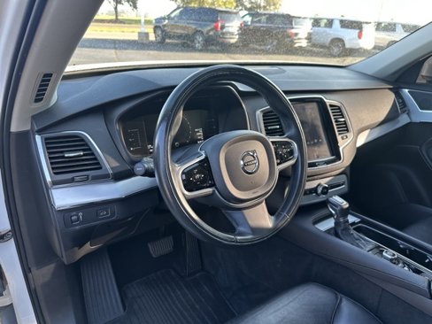 Used 2018 Volvo XC90 T5 Momentum w/ Convenience Package image 12
