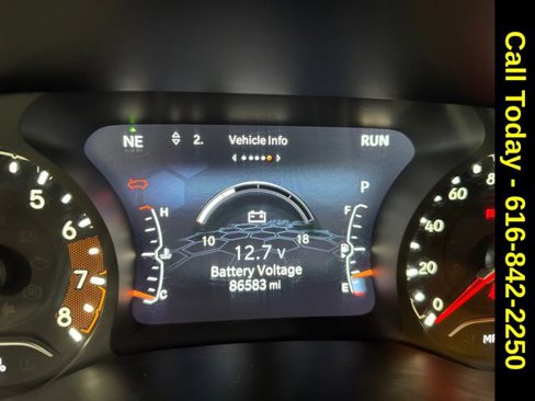 Used 2022 Jeep Compass Latitude w/ Sun and Sound Group image 10