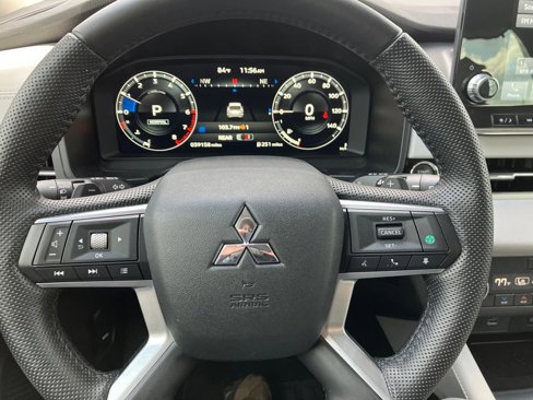 Used 2023 Mitsubishi Outlander SEL image 19
