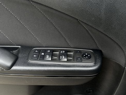 Used 2021 Dodge Charger SXT w/ Blacktop Package image 15