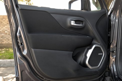 Used 2021 Jeep Renegade Latitude w/ Sun & Sound Group image 53