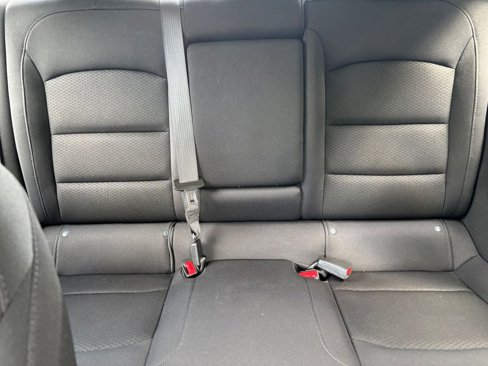 Used 2022 Chevrolet Malibu LT image 36