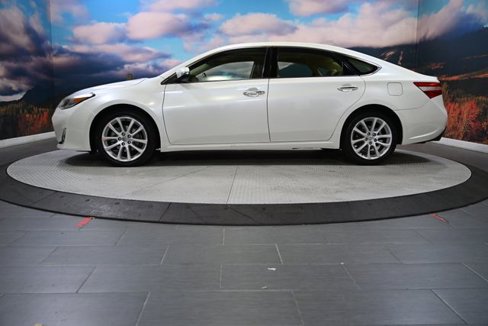 Used 2013 Toyota Avalon XLE Touring image 4