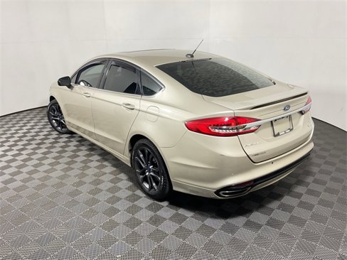Used 2018 Ford Fusion SE w/ Equipment Group 201A image 11