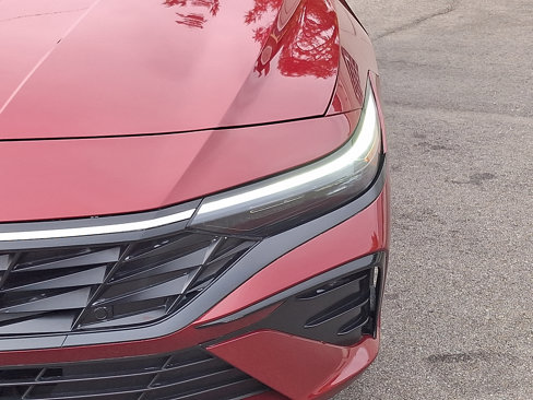 Used 2025 Hyundai Elantra SEL image 9