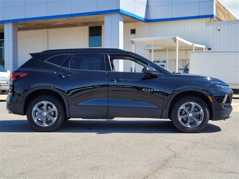 Used 2023 Chevrolet Blazer LT w/ Convenience Package image 2