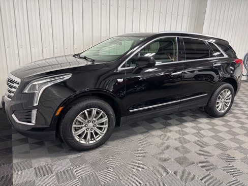 Used 2017 Cadillac XT5 Luxury w/ Driver Awareness Package image 11