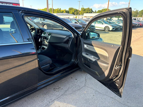 Used 2010 Chrysler Sebring Touring image 9