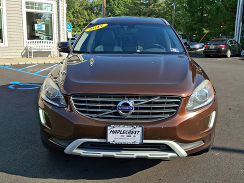 Used 2017 Volvo XC60 T6 Dynamic w/ Preferred Option Package image 2