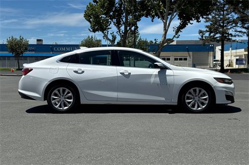 Used 2022 Chevrolet Malibu LT image 3