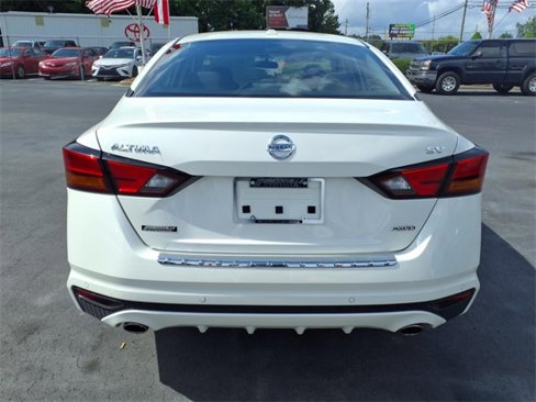 Used 2022 Nissan Altima 2.5 SV image 2