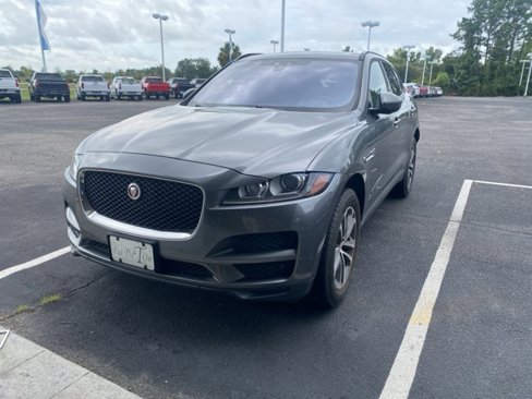 Used 2018 Jaguar F-PACE Premium image 2