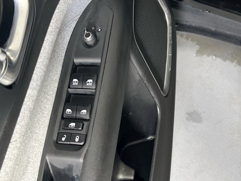 Used 2023 Jeep Compass Latitude image 17