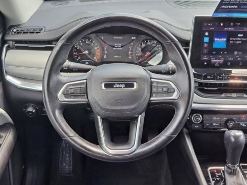 Used 2022 Jeep Compass Limited image 23