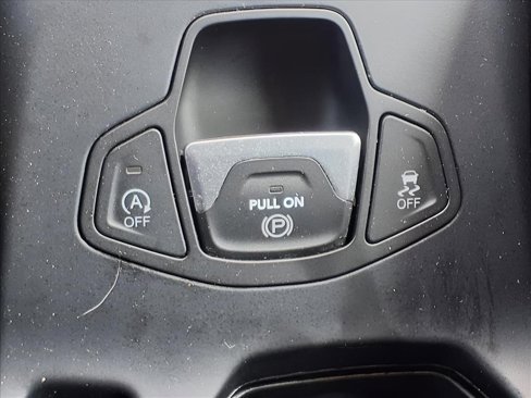 Used 2023 Jeep Renegade Trailhawk image 9