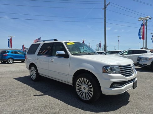 Used 2016 Lincoln Navigator Select image 2