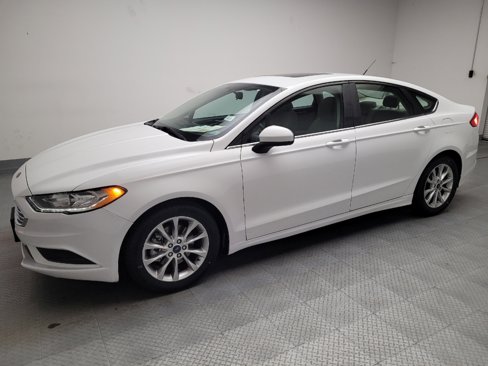 Used 2017 Ford Fusion SE w/ Fusion SE Technology Package image 2