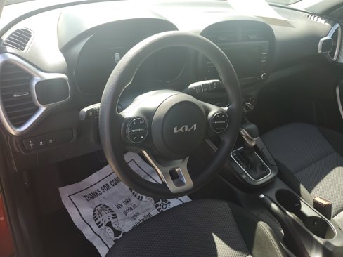 Used 2023 Kia Soul LX w/ LX Technology Package image 16
