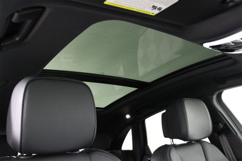 Certified 2025 Porsche Macan image 25