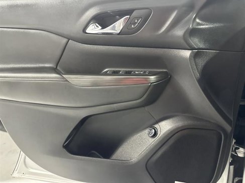 Used 2017 GMC Acadia SLE w/ Driver Alert Package I image 33