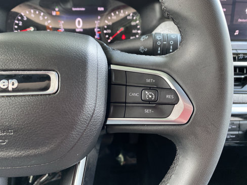 Used 2024 Jeep Compass Latitude image 16